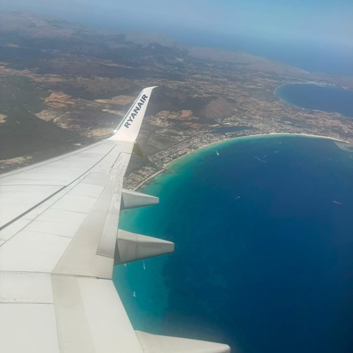 Going on Holiday? How Call Answering Services Can Keep Your Business Running